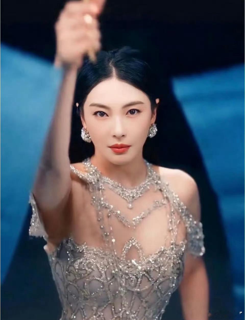 张雨绮从女团变为女团见证人张雨绮可太牛咯🤩！成团后跑去当女团见证人，演技在线，