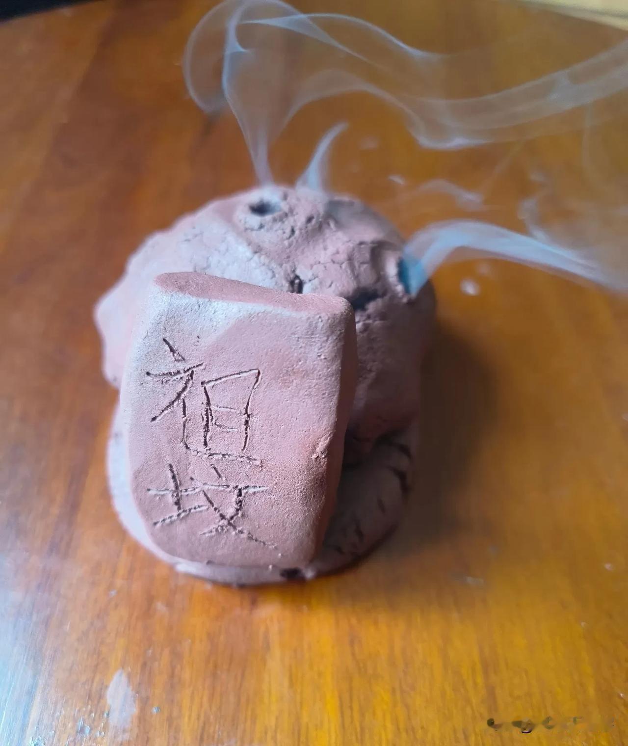 家里八岁娃成天就想着疯玩，

写作业磨磨蹭蹭，
他妈天天在后边念叨催他学习。
随