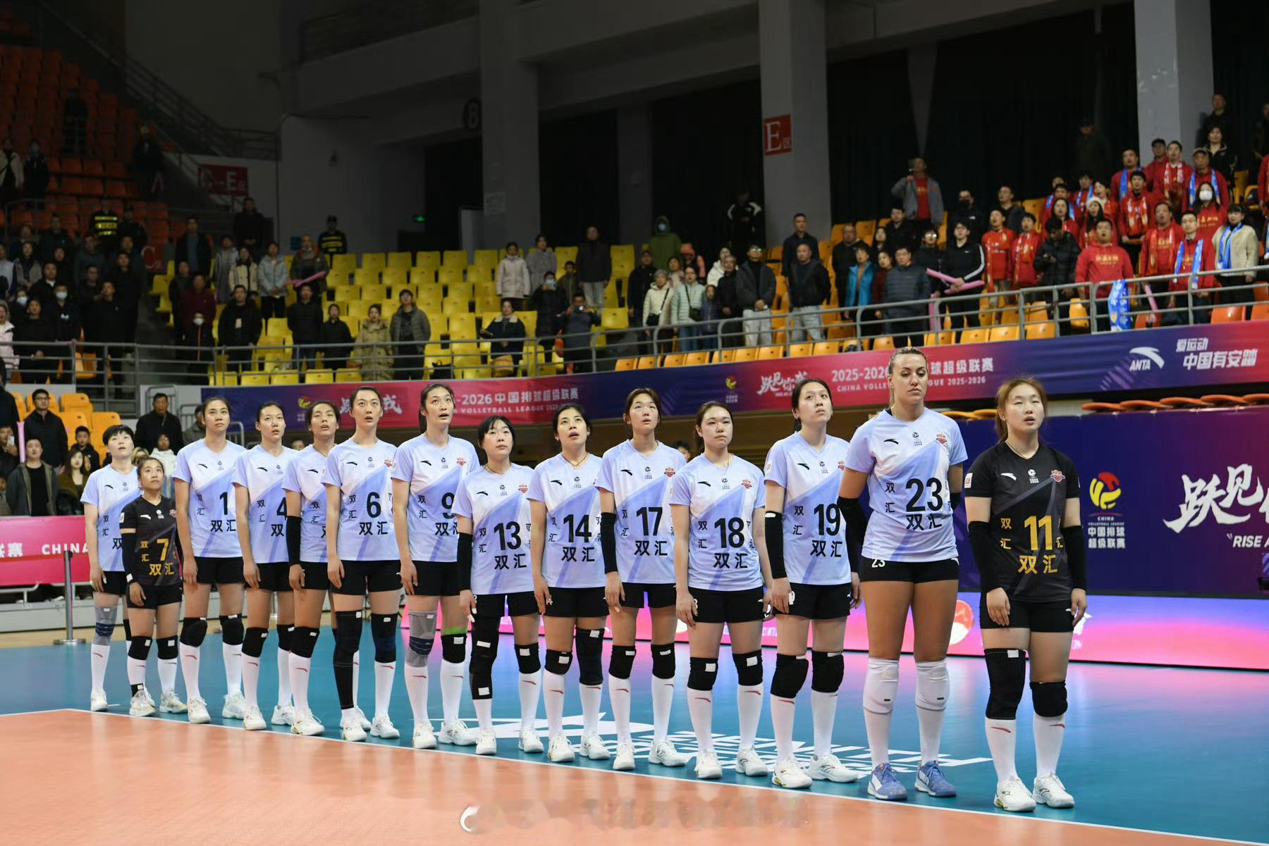 河南队两个外援是队里边攻进攻是最差的▲ 橘井友香6分（21扣4中3失误6被拦，2