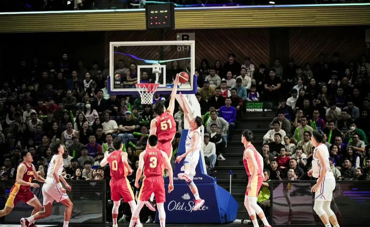 再下一城！胡金秋20+5，胡明轩4记三分，中国男篮90:52轻取蒙古。
北京时间