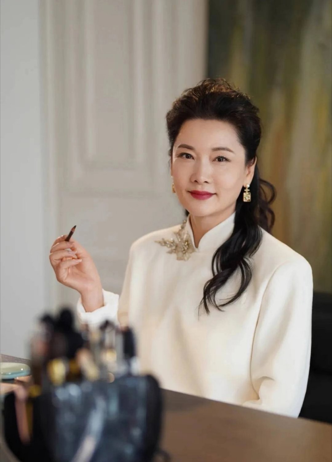 特别认同这话！啥行业都一样，没有白给的成功。演员尤其如此，你可以有机会，但能不能