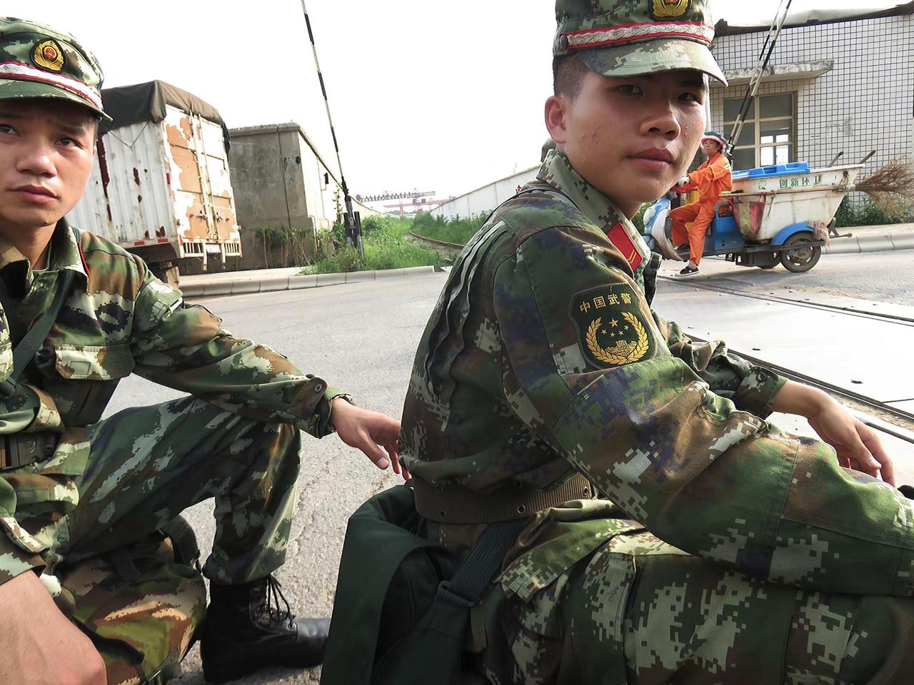 武警