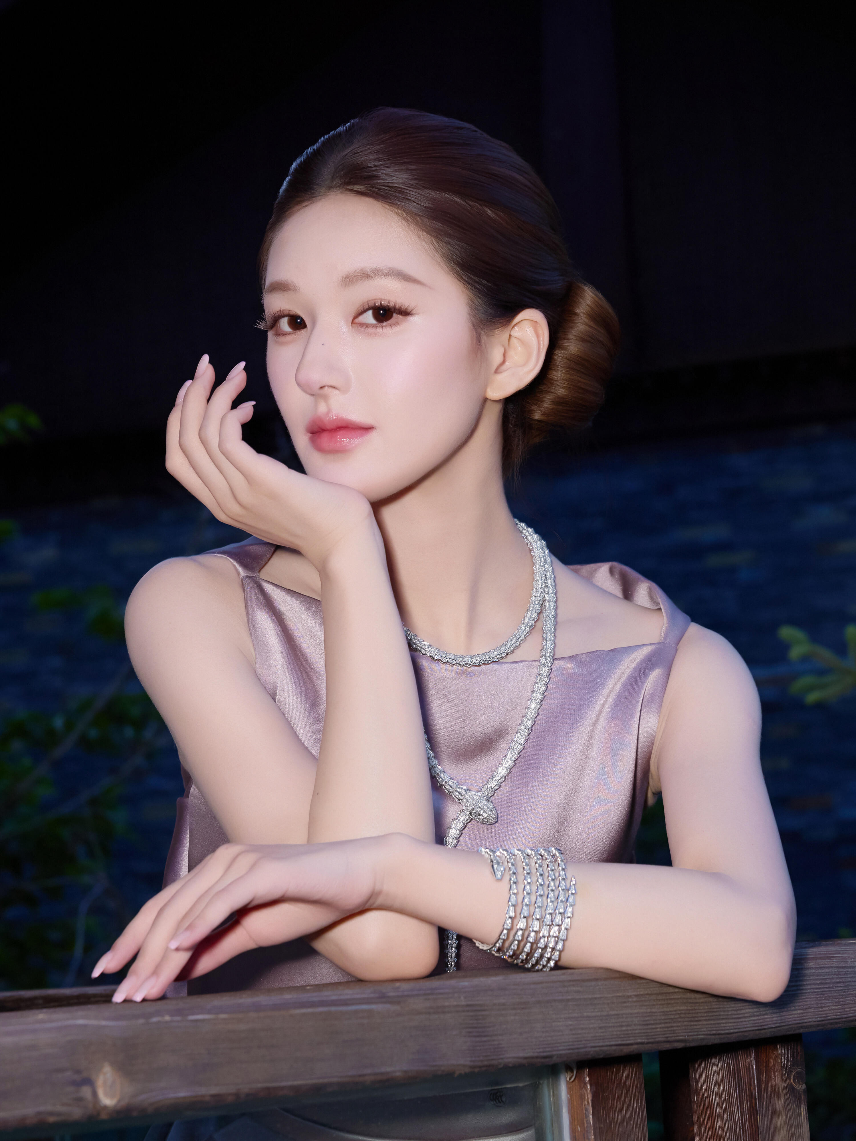 vogue晚宴哎 赵露思宝格丽高珠配高定裙子参加VOGUE晚宴很美妙 