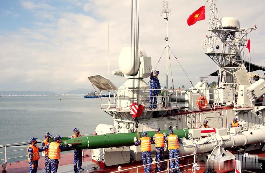 2025年越南海军第3军区练习鱼雷吊装军事历史全触达