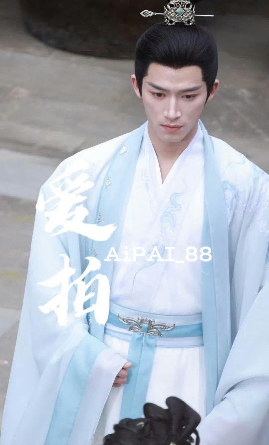 王星越唐宫奇案蓝白造型 天呐，真的好帅气啊！！！王星越这次主演的电视剧《唐宫奇案