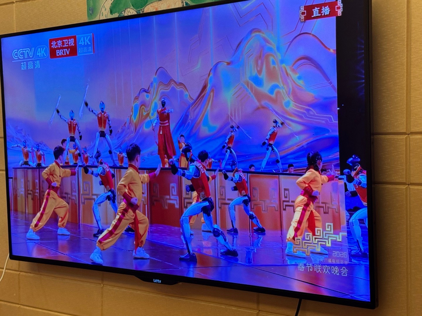 这个玩意儿出现的时候，我感觉就是邪恶机器人军团的boss出现了 你能想象去年这还