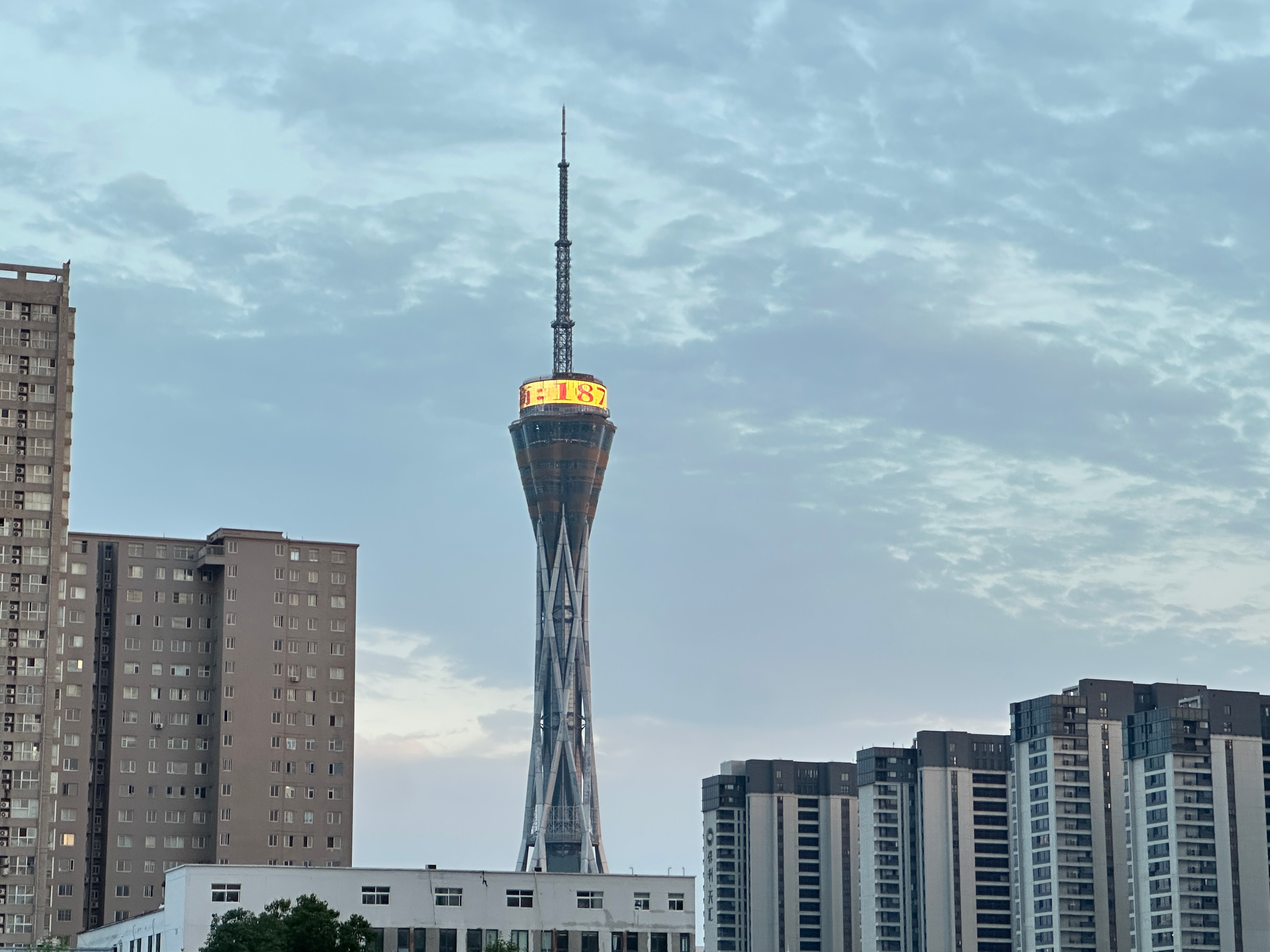 中年女人的快乐=自律当完牛马下班照样健身=无社交