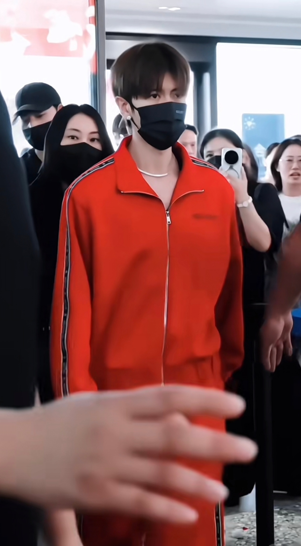 怎么会有任这么帅的 ​​​