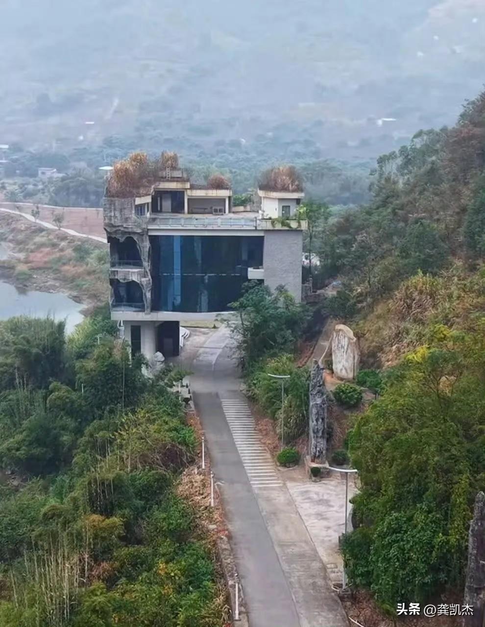 不懂就问，这栋房子是私人的吗？