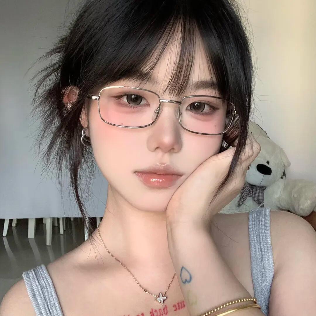 𝗪𝗲𝗰𝗵𝗮𝘁日常眼镜女生头像.ᐟ.ᐟ夏日企画