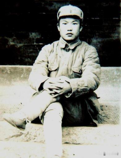 百岁军医一生赴仁！苏锦文，三场战火救死扶伤，百年落幕仍以身报国
 
苏锦文（19