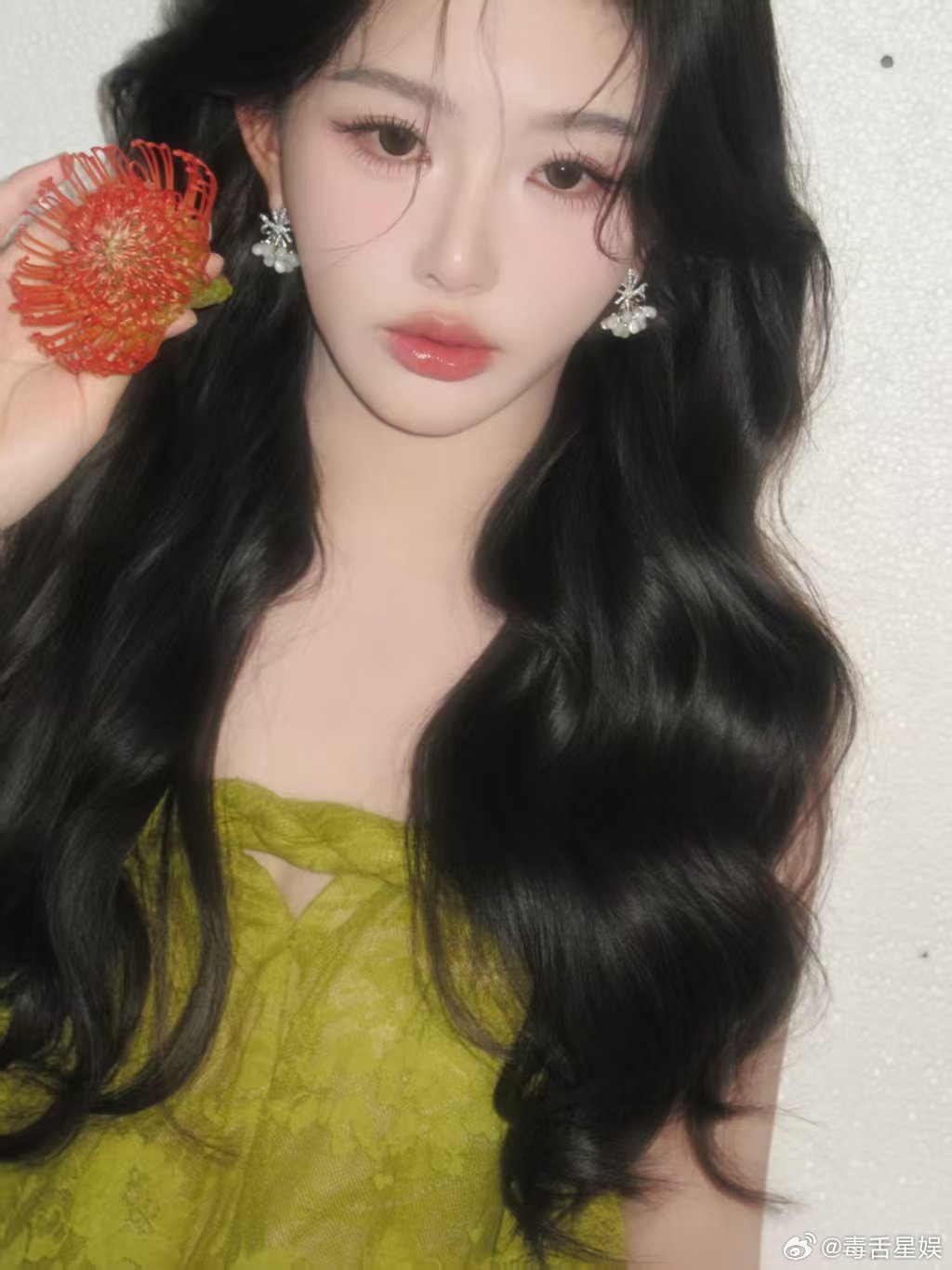 孔雪儿苔绿晚风卷发孔雪儿绿野仙踪孔雪儿苔绿晚风卷发 