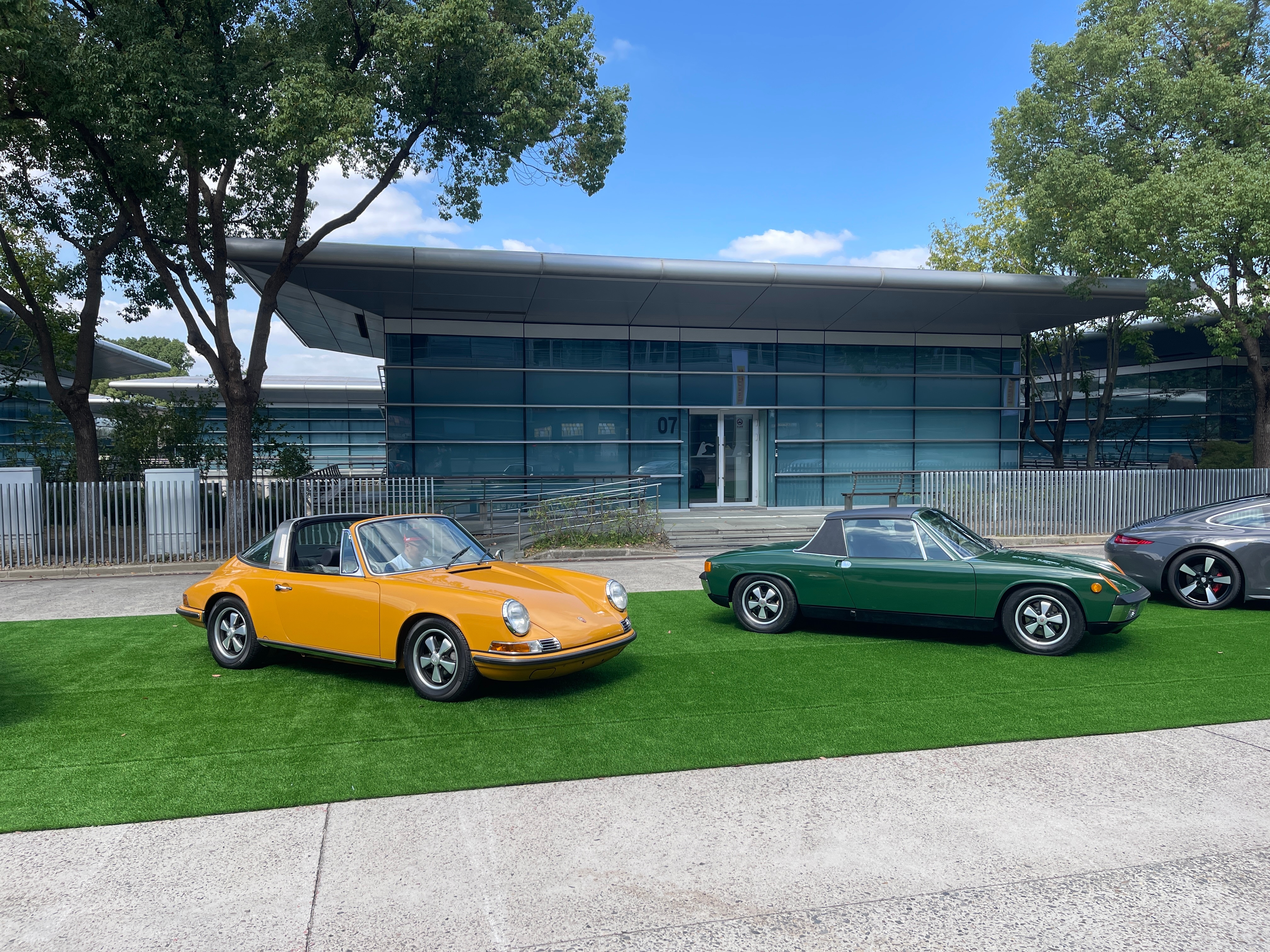 在上赛偶遇四辆经典保时捷！914-6，初代911 Targa，928 GTS，9