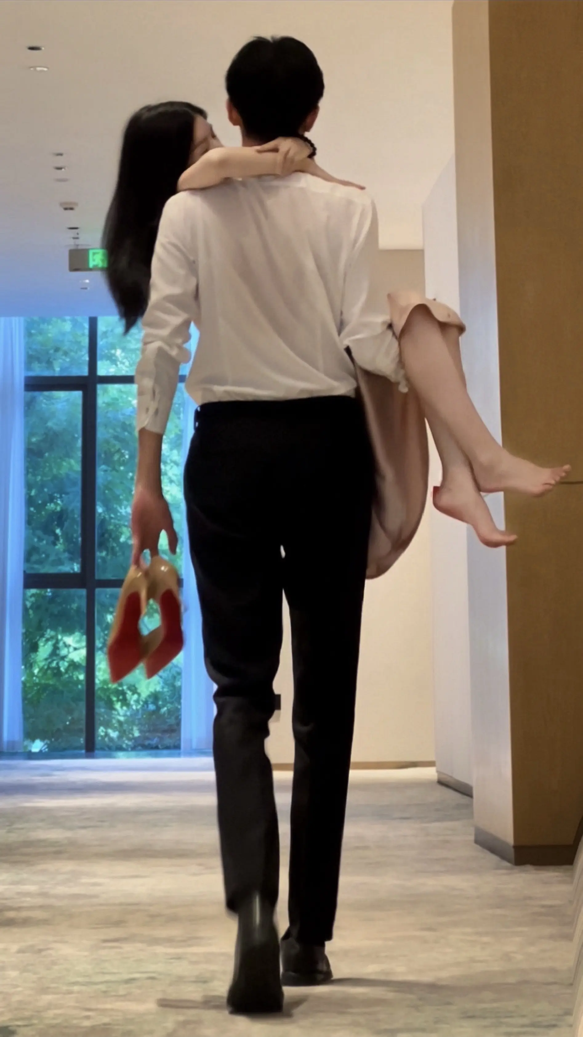 腿之长，屏幕放不下