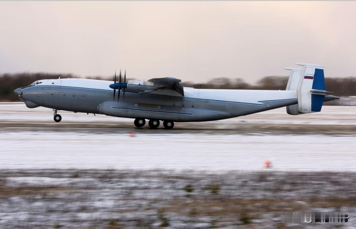 俄罗斯军用运输机坠毁，宣称与俄乌战争无关
洲哥讲时事 当地时间2025年10月9