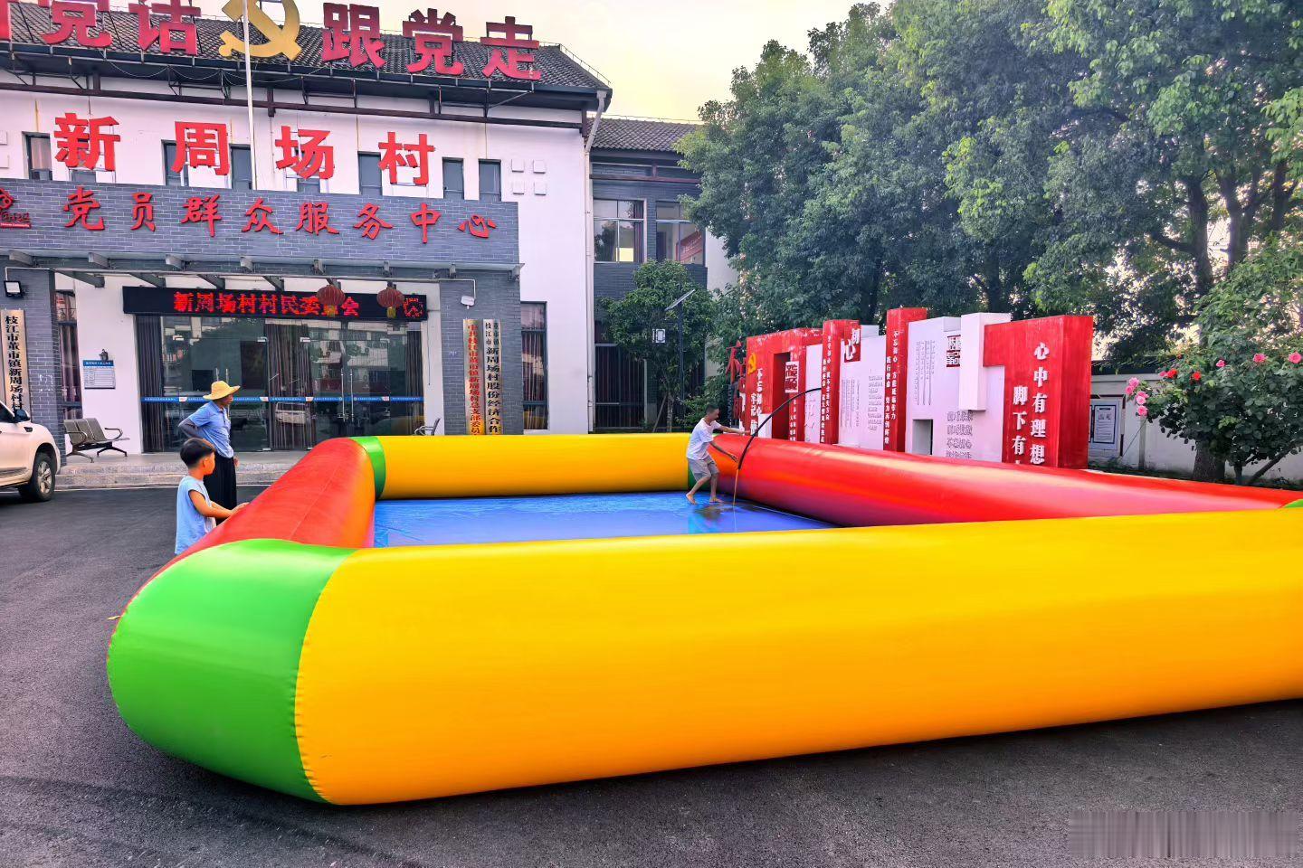 鄂大帅董市镇创新打造“疏堵结合·平安一夏”防溺水新模式，在曹店村、黄金村、新周场