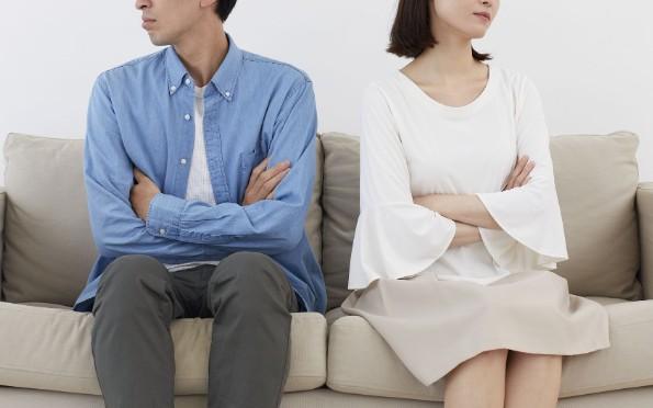 国外一名男网友「Fesshole」在X平台上发文，诉说自己的苦恼，他称自己的妻子