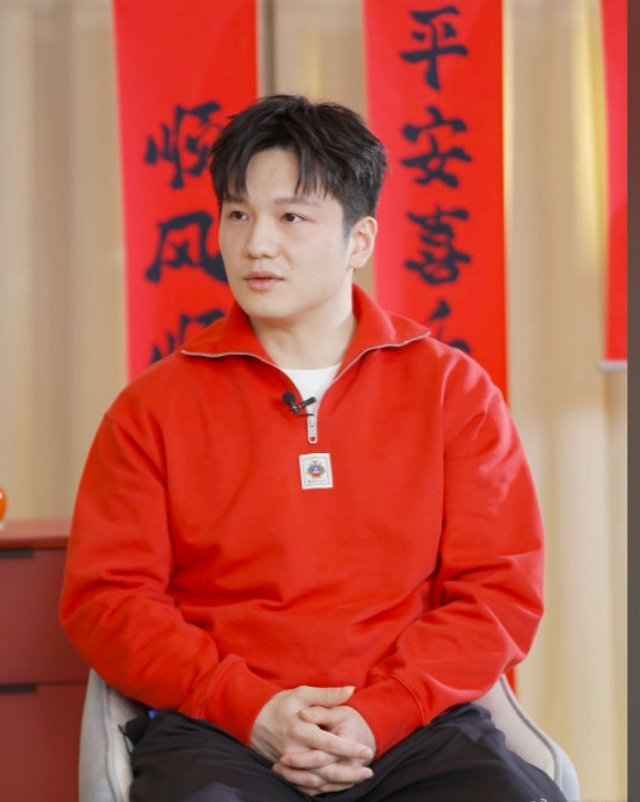 樊振东再谈逆转张本智和 樊振东虽然年轻，但他展现出了不屈不挠的拼搏精神，勇往直前