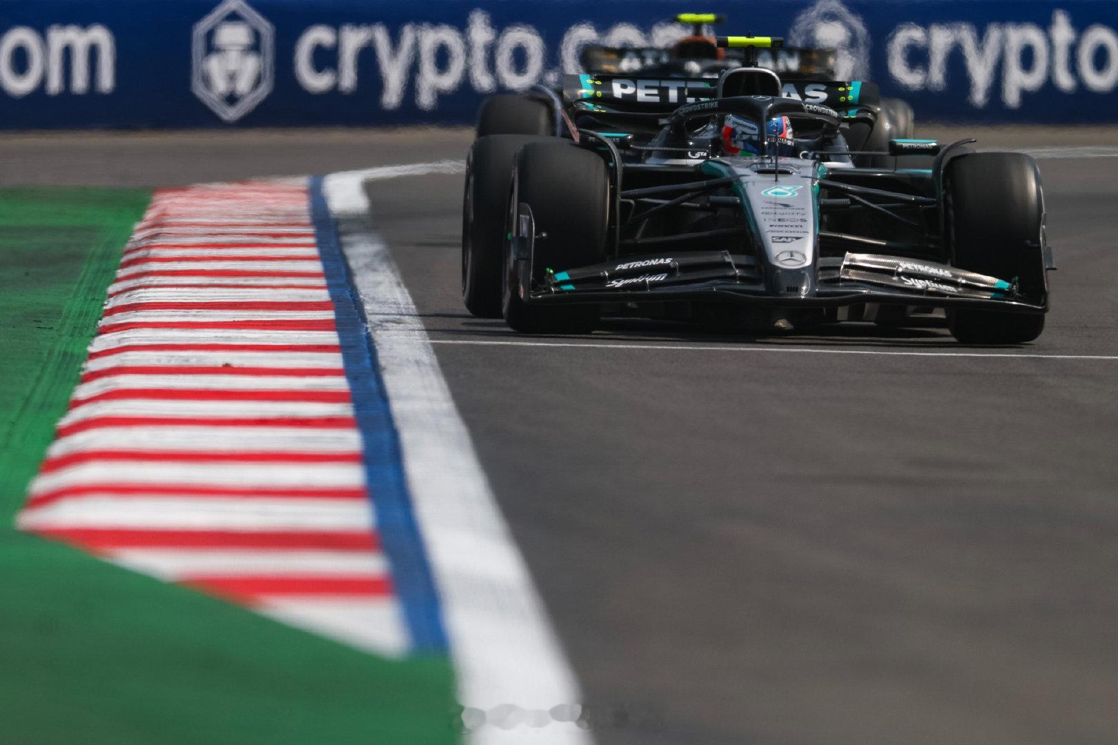 一练后半程，车手们换上更软的轮胎，圈速成绩开始提升！F1[超话]2025F1墨西