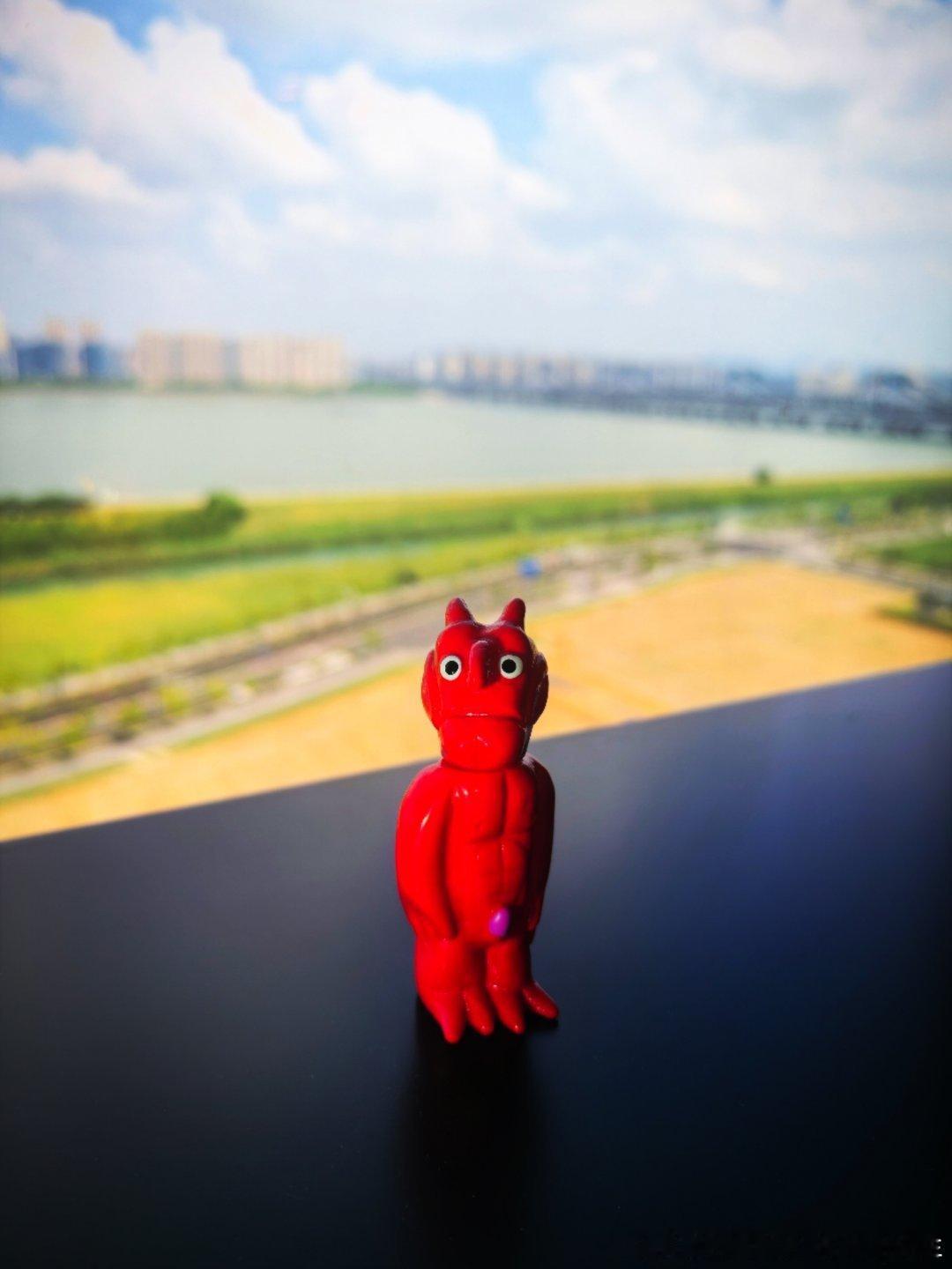 这地儿不太好猜了吧红魔到处走
