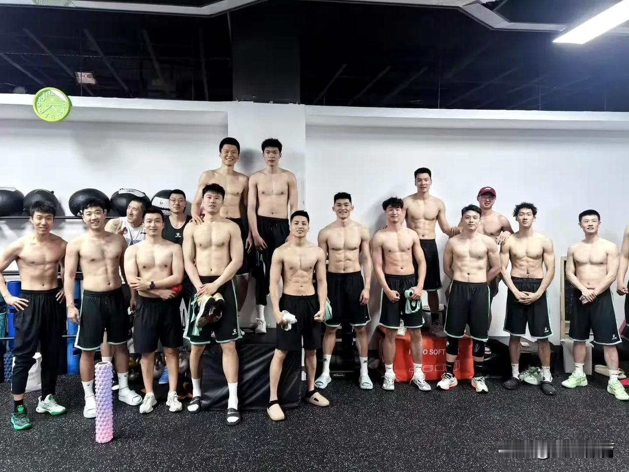 八支球队挺进全运会男篮成年组正赛！

北京时间6月11日，2025全运会男子篮球