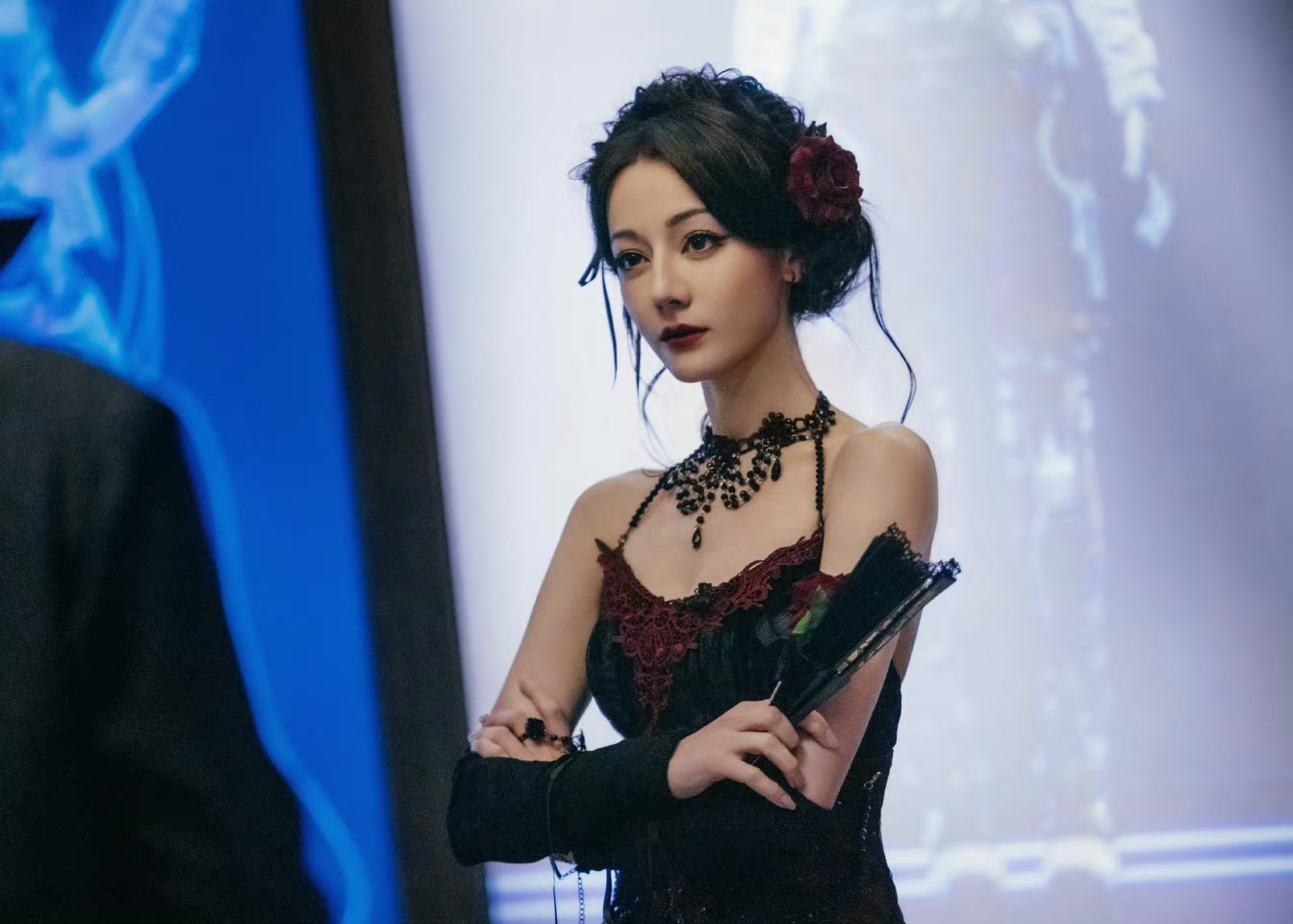 #迪丽热巴十八岁就认识辛芷蕾了##花儿与少年[超话]#两个美女姐姐关系真的好，超