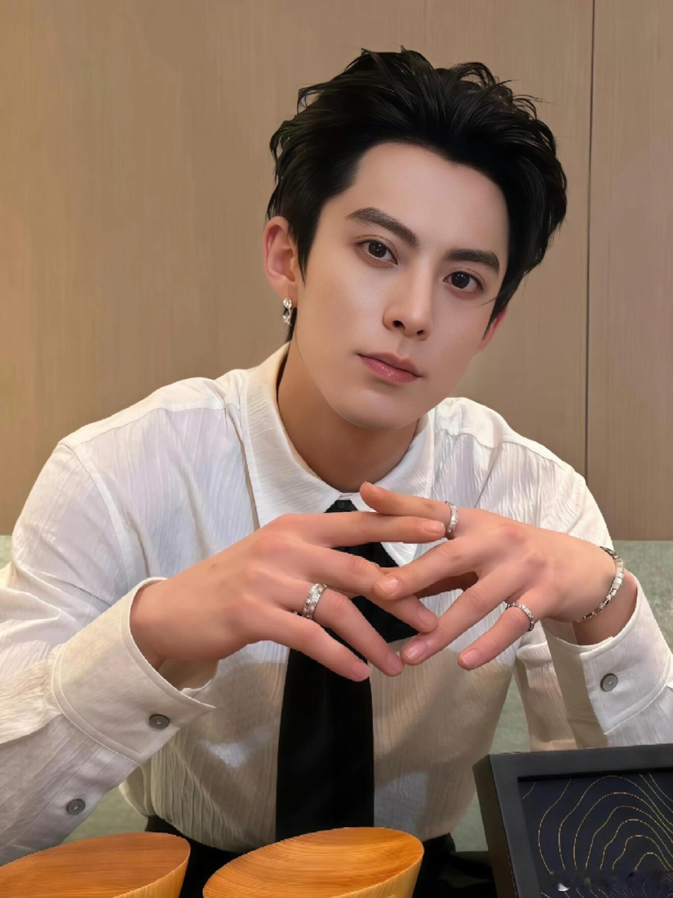 王鹤棣王鹤棣也没逃过上18楼真的越看越怕又越想看！18 楼离奇失踪案悬念拉满，剧