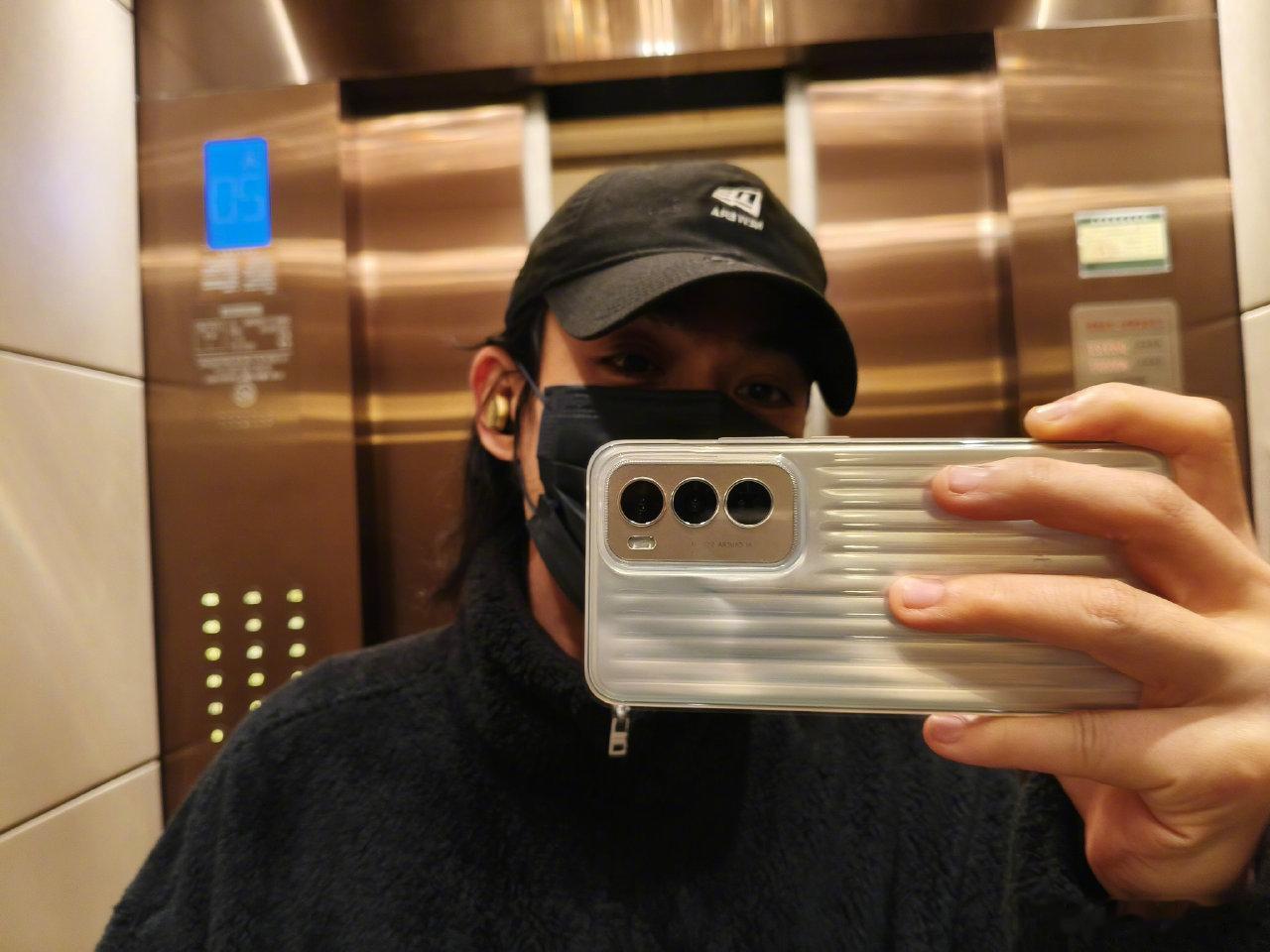 #朱一龙# [色]#朱一龙2024美好纷至# [抱抱] 秋收冬藏，藏的是粮食，我