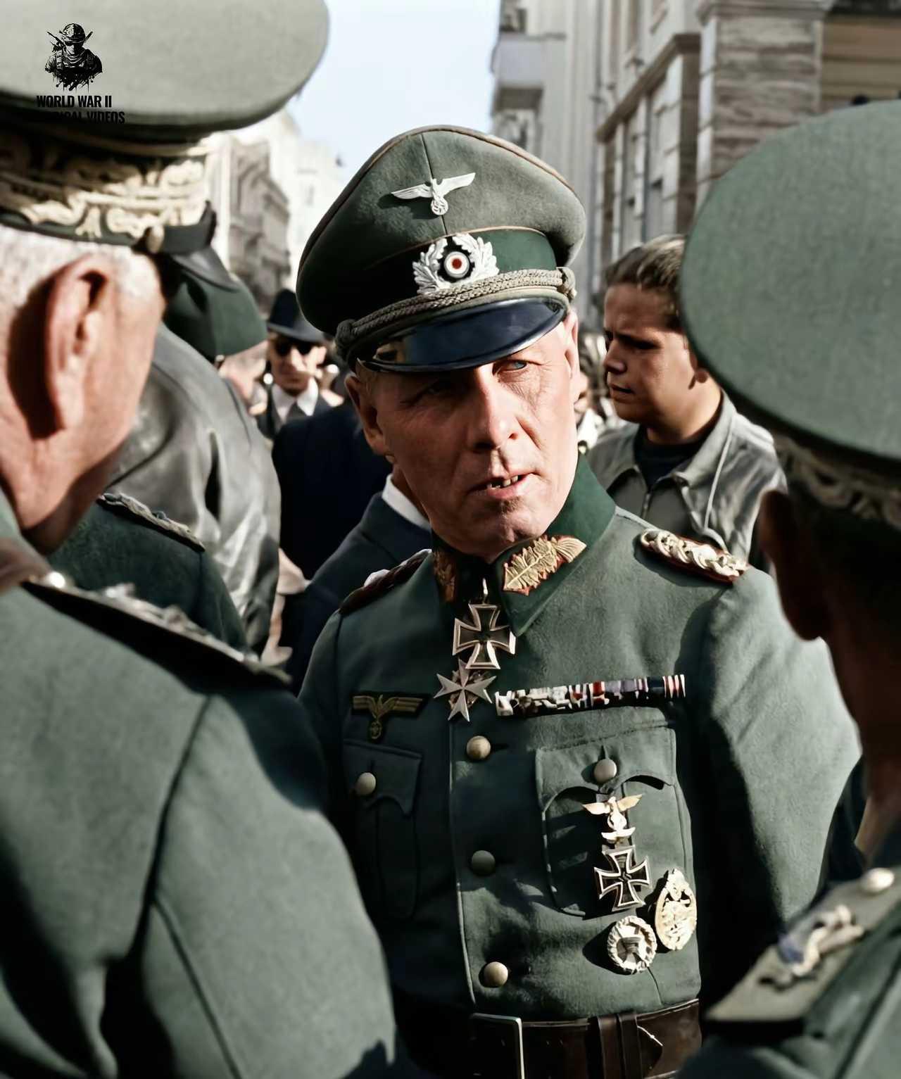 帝国元帅的交谈照，铁十字真多！