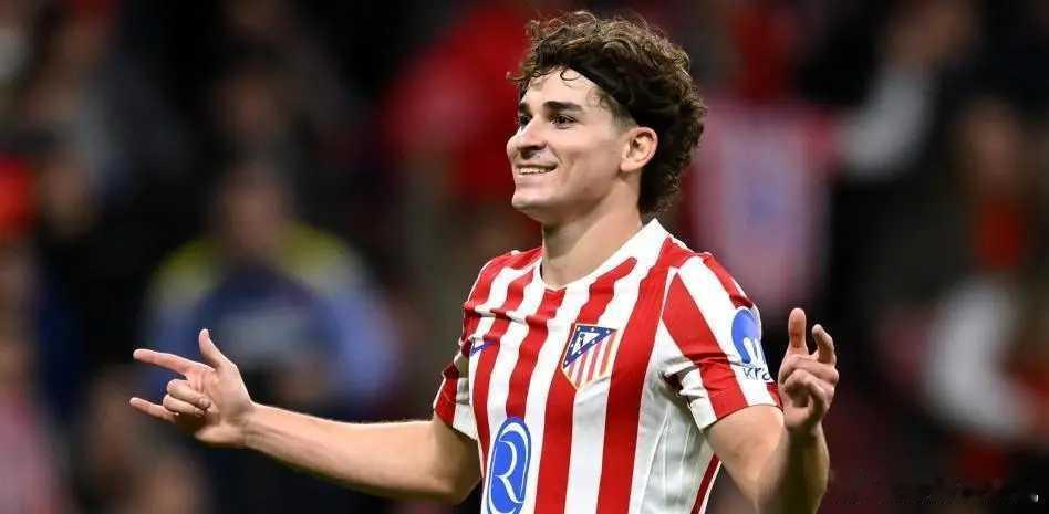 据西媒《每日体育报》报道，巴萨正在密切关注阿尔瓦雷斯。不过，由于球员的合同到20