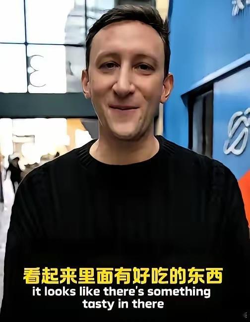 我好奇查了一下埃文・凯尔的现状。不查不知道，一查真意外！本来以为他已经回到美国居