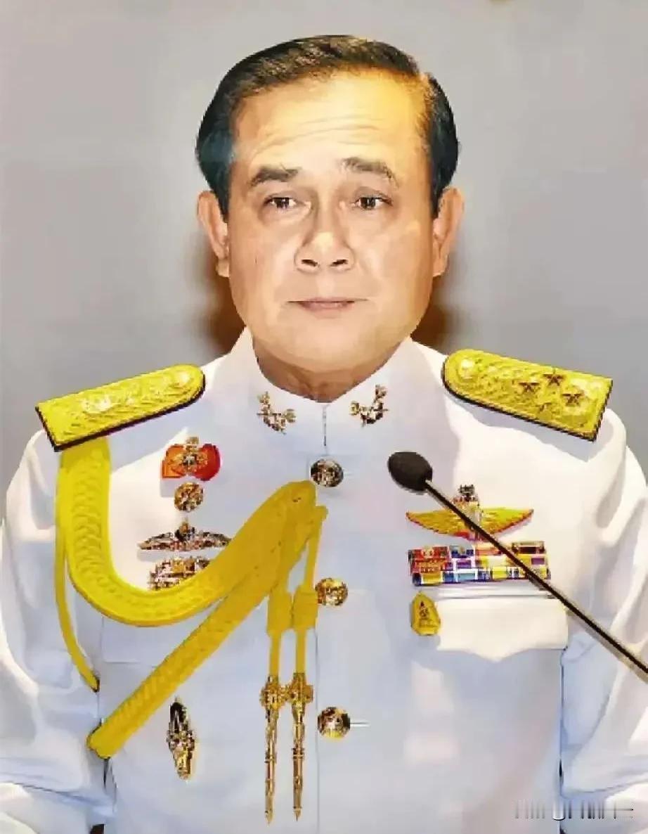 突发！
泰国代总理宣布了！
2025年8月5日深夜，泰国代理总理普坦突然下令起诉