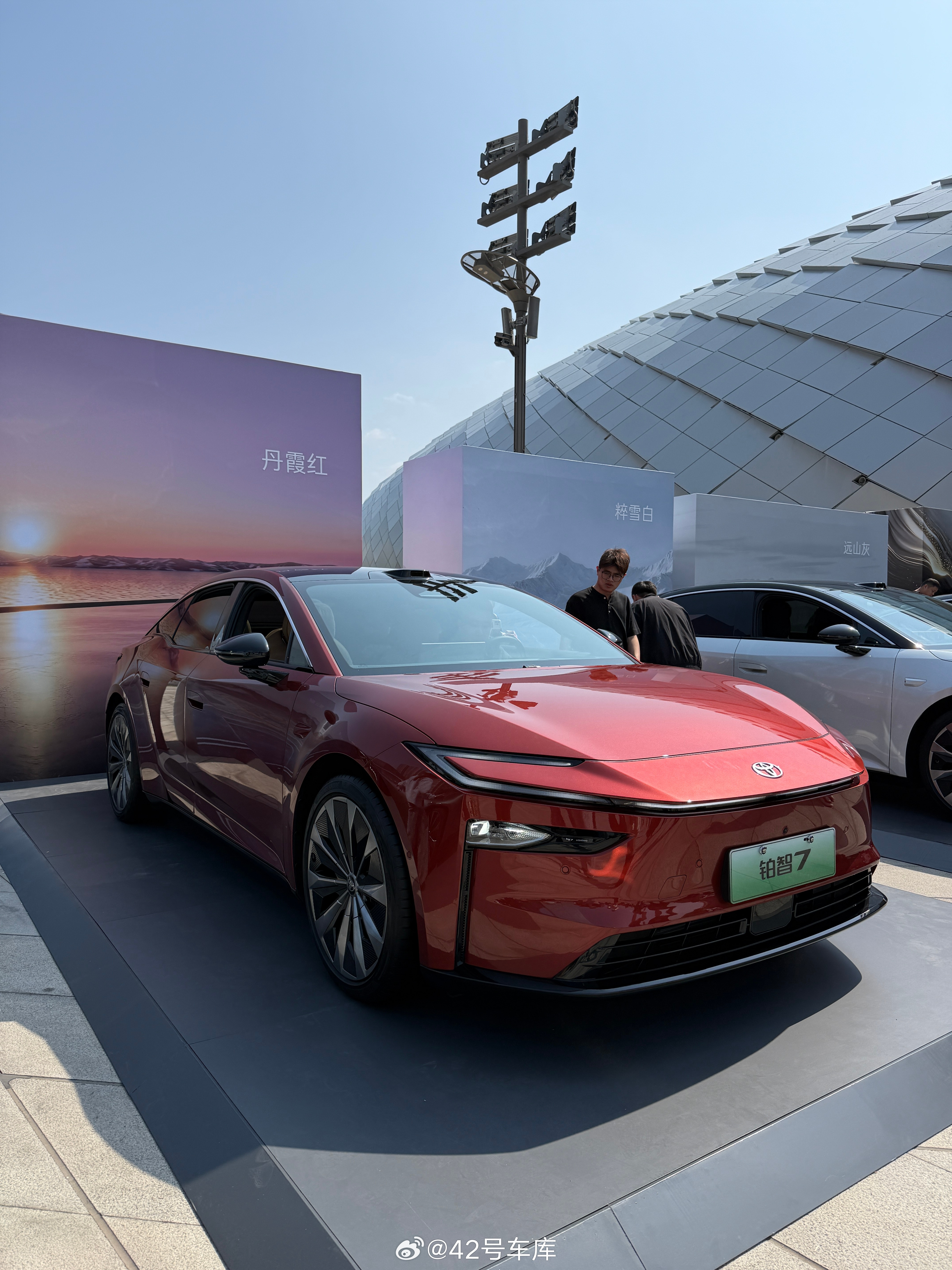 铂智7终于要上市了，到了发布会现场坐到车内还是觉得好魔幻。换做前几年，你绝对想象
