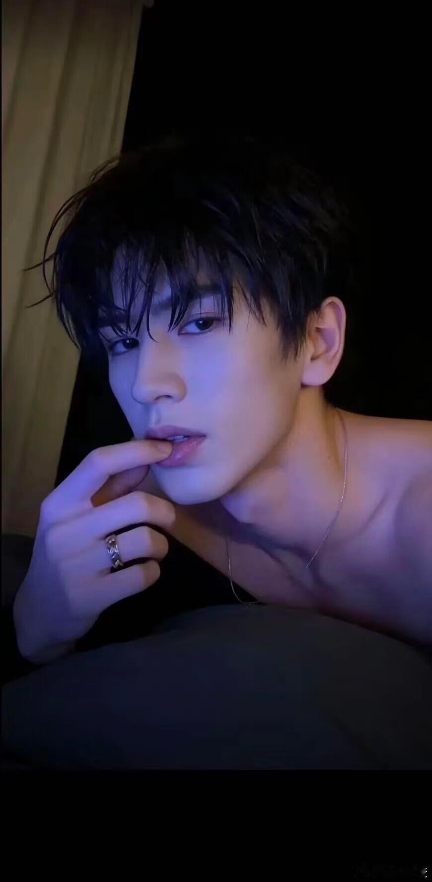 张凌赫  张凌赫机你真的帅的没边了 张凌赫｜ 
