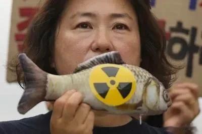 快讯:日本政府宣布，由于中国对日本水产品实施全面禁止进口，日本将再次承诺提供额外