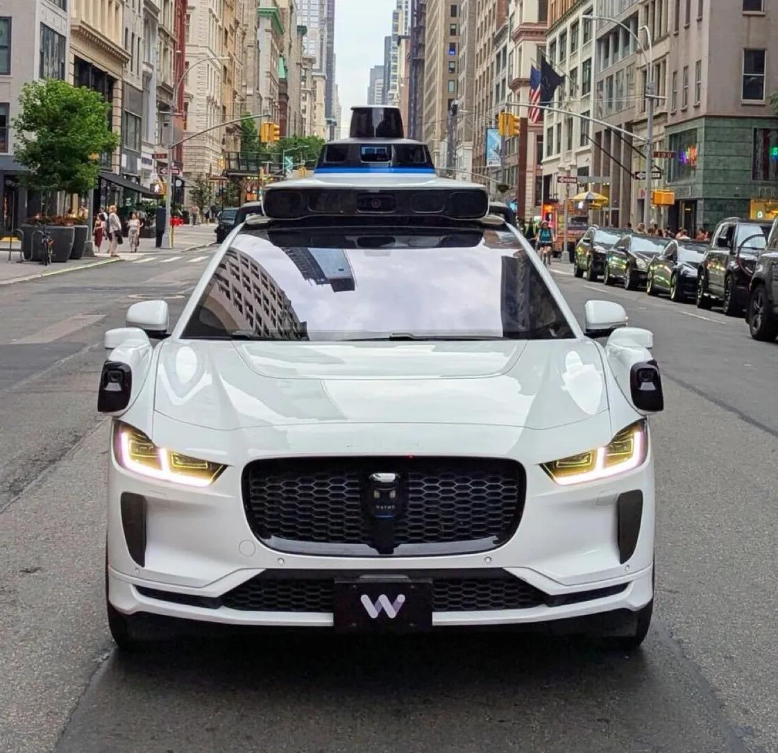【Waymo 计划在德国慕尼黑推出无人驾驶出租车服务，预计 2027 年底前向公