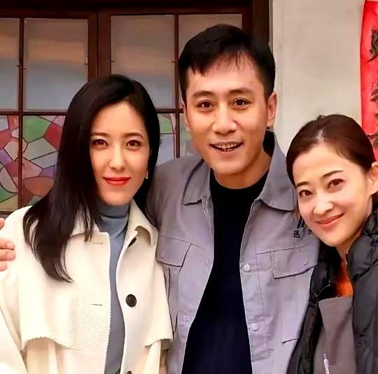 当年张艺谋去中戏选角时，曾黎其实离机会只差一步。
人家看中了她，想让她挑大梁，她