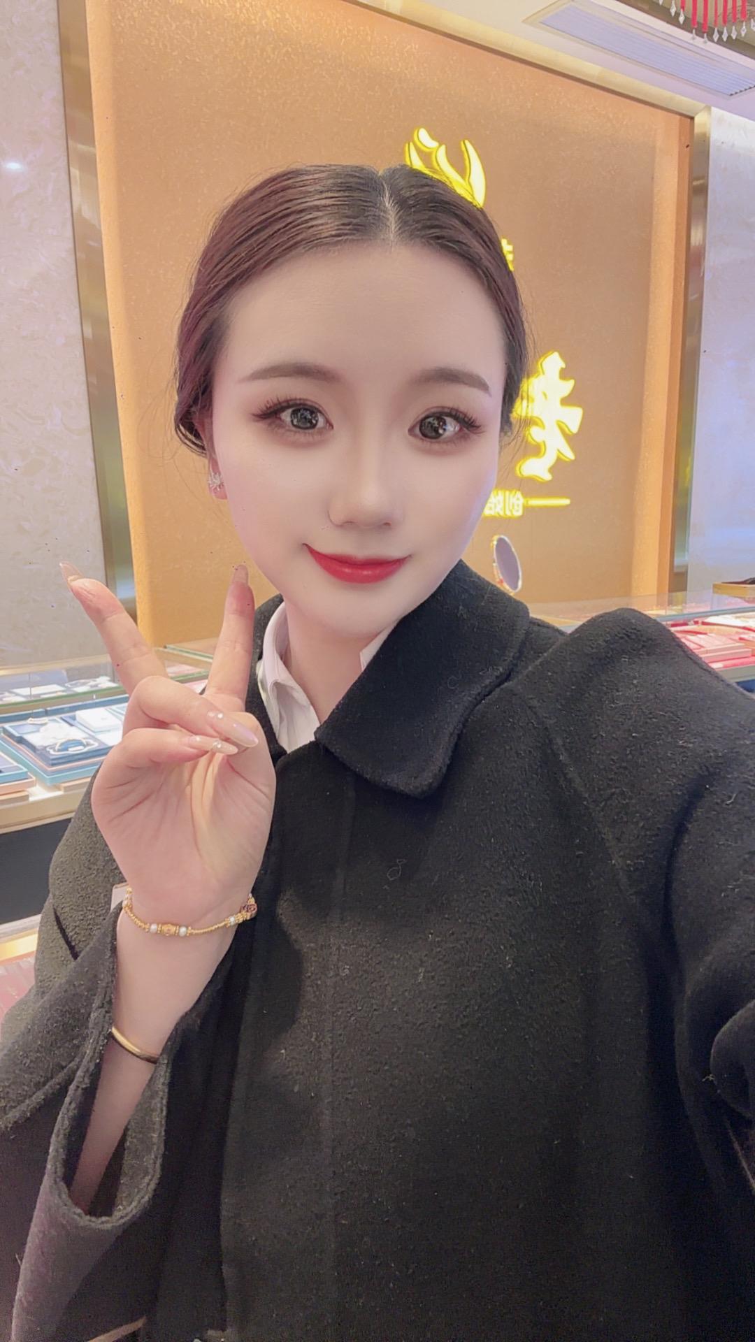 他在忙，也是为了养他的家，养他的孩子，跟你有什么关系，他在难，也照样给...