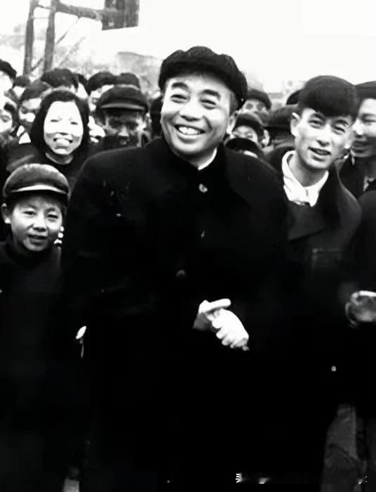 为什么越来越多的人尊崇和怀念彭德怀？

我觉得，彭总的有一点特别让我佩服，那就是