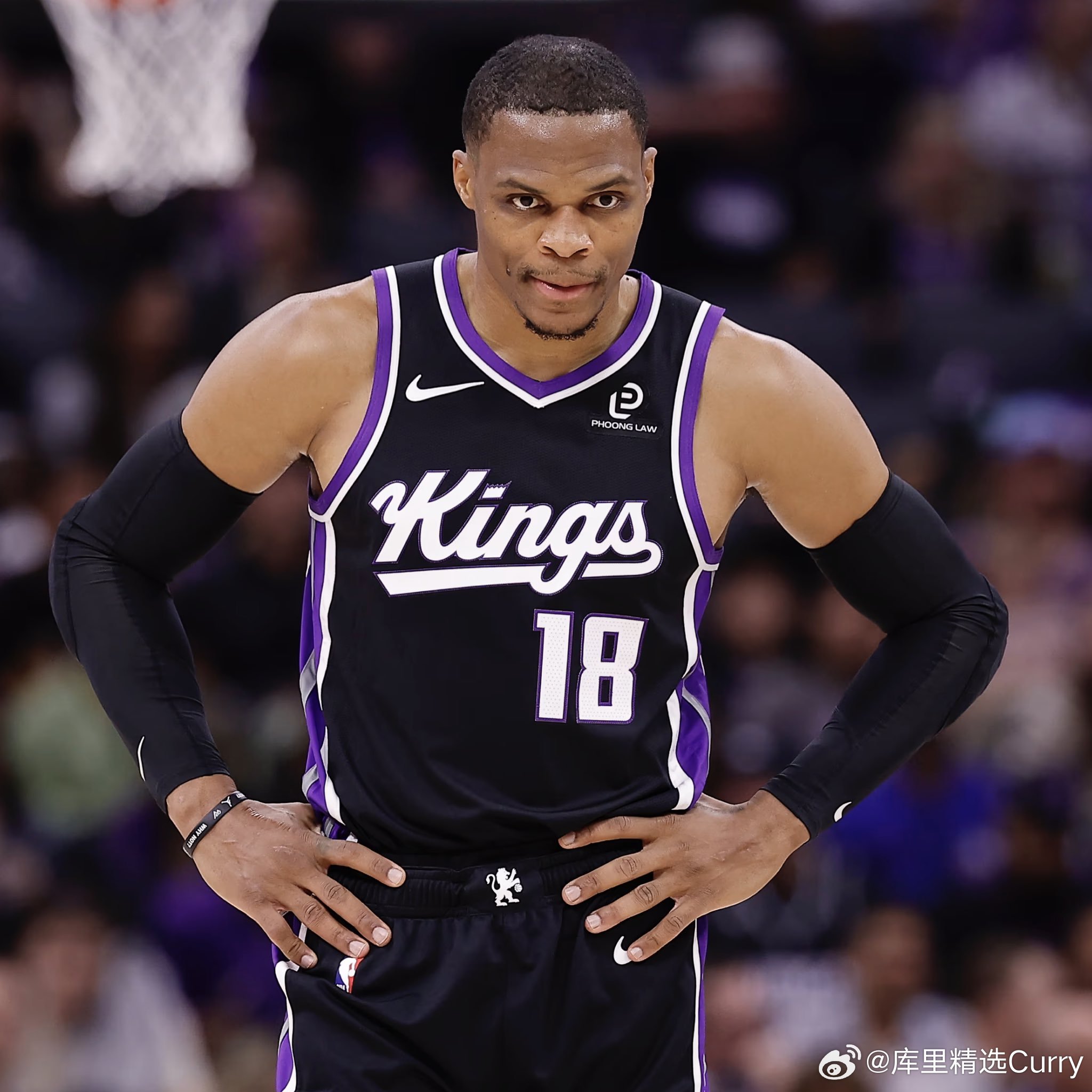 施罗德禁赛三场，国王取得三连胜。这三场分别击败火箭、湖人、尼克斯，在此之前国王七