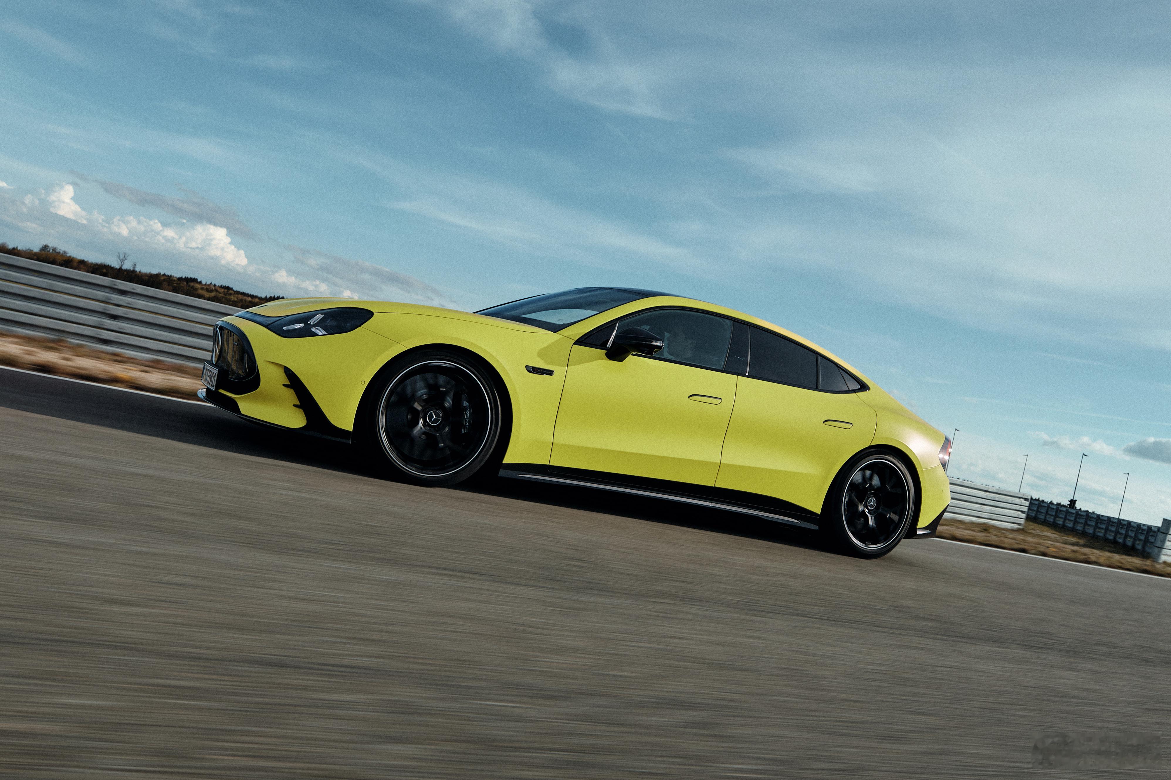 Mercedes-AMG GT四门Coupé，我能说这车丑到爆炸吗