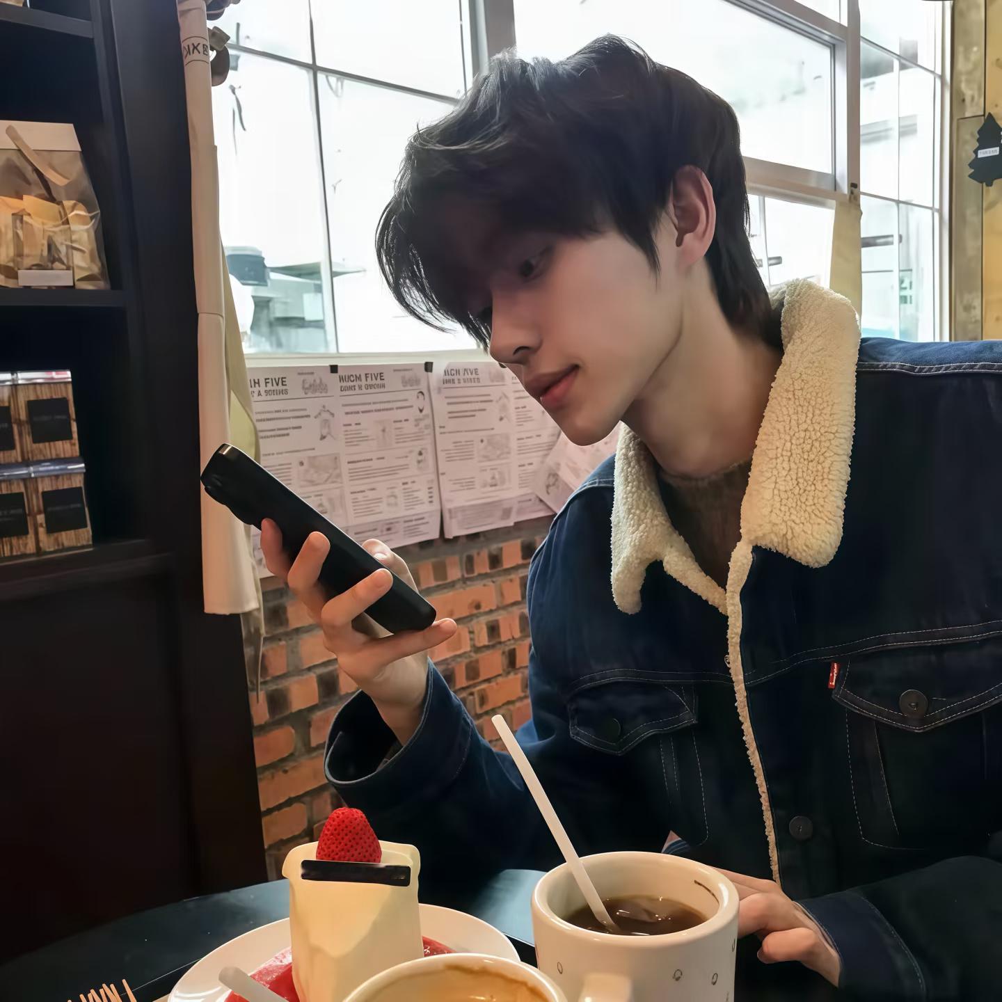 随机掉落几张照片 WeChat || 男生头像 || 高颜值 