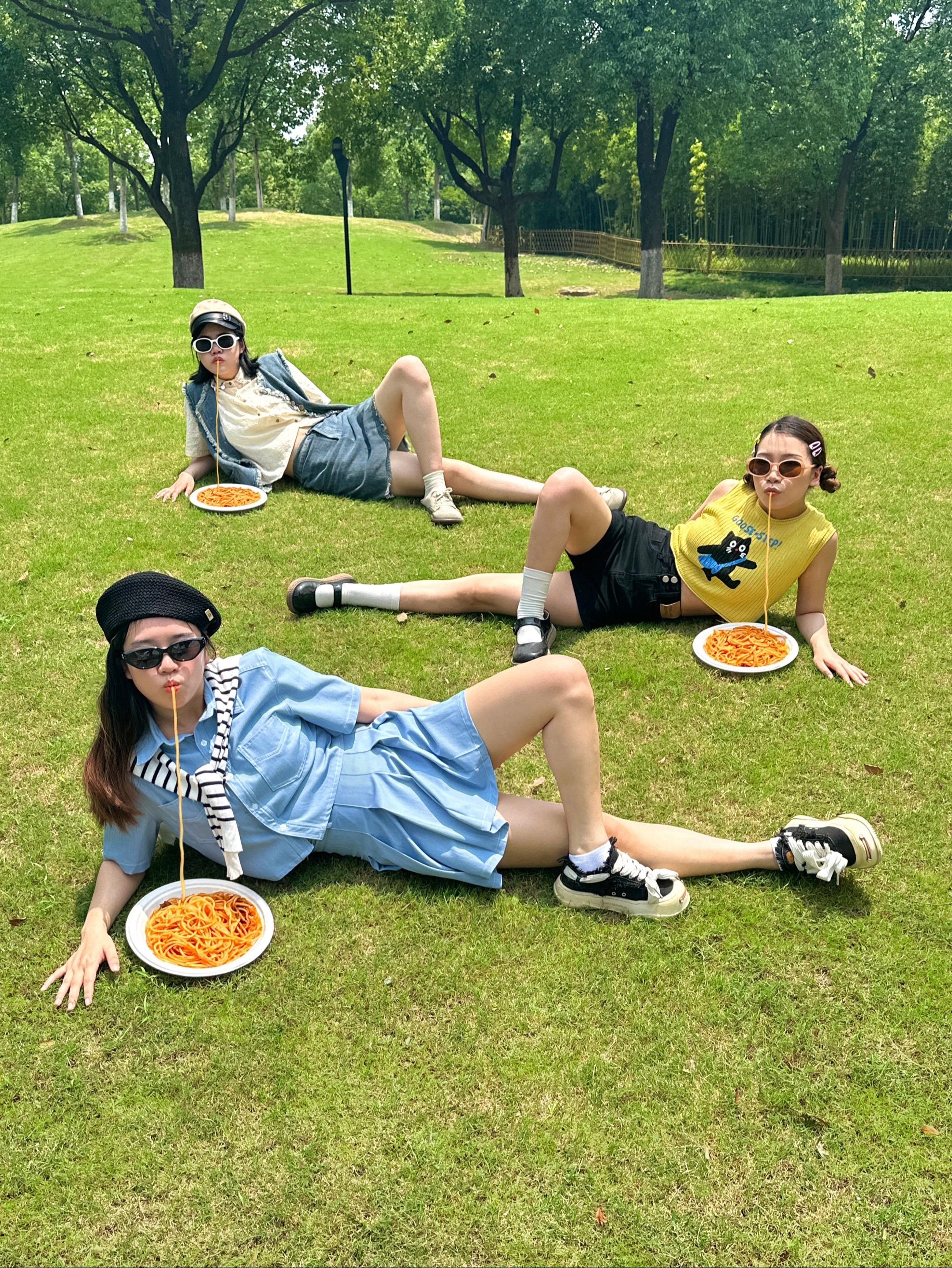 和朋友出来玩就这么拍！📸。