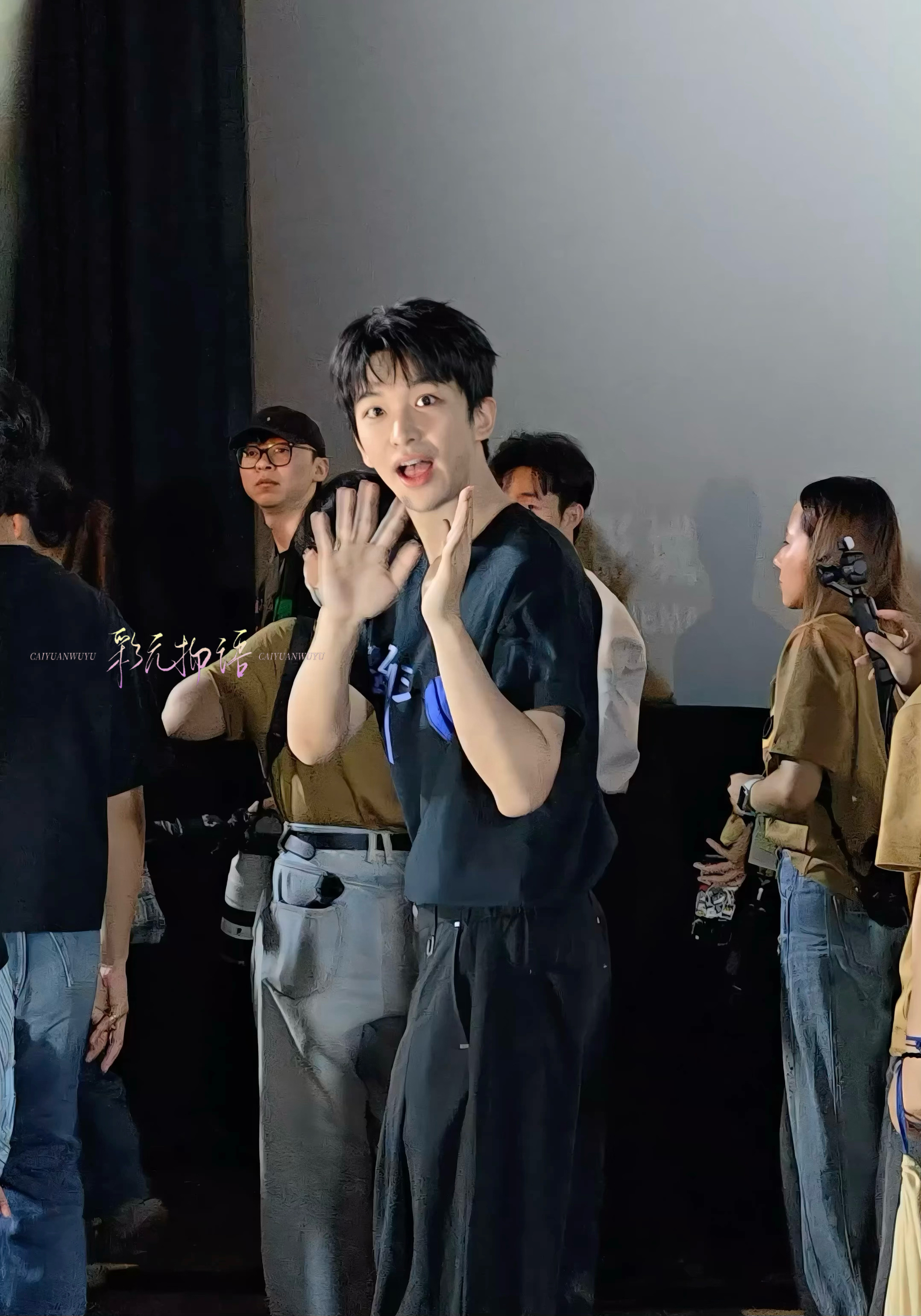 黄子弘凡[超话]  260824 | 重庆数到三路演祝数到三票房大卖大家28号都