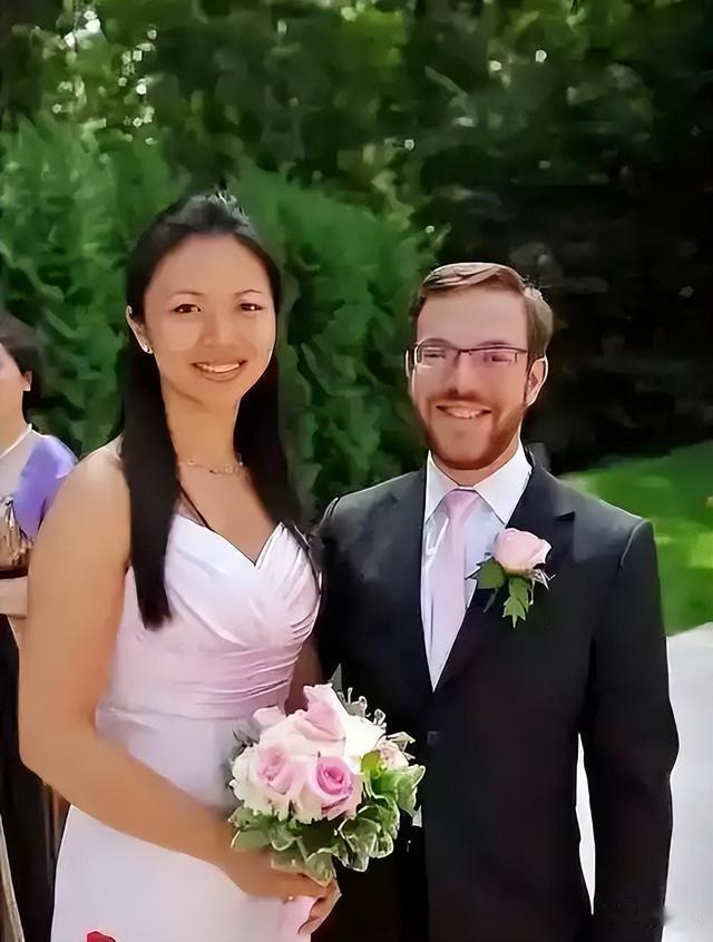 从苏芒到哈佛女孩刘亦婷，滤镜后面的真实人设

苏芒的故事，近期因某汽某车，被讲了