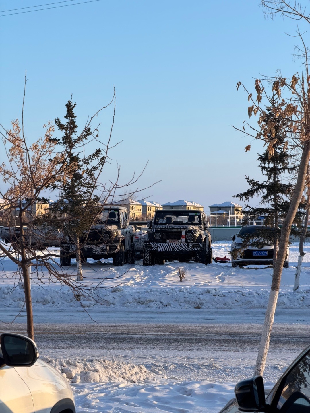 在呼伦贝尔看到好几台冬测车，大家来猜猜这都是什么车 呼伦贝尔