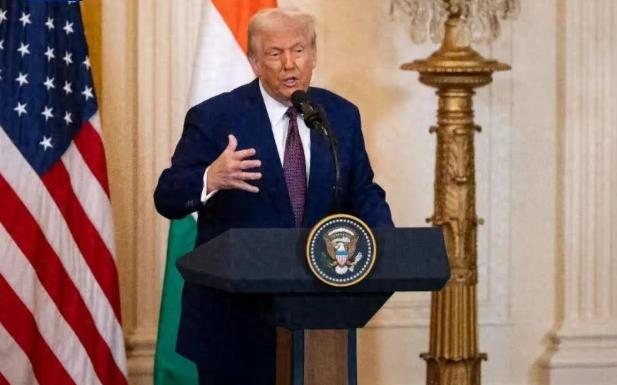 47票赞成52票反对，一个唱红脸，一个唱白脸。
 
这场冲突的导火索其实早有苗头