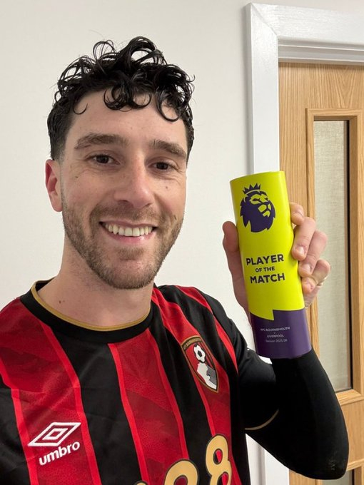 罗马诺塞内西希望留在英超，并将于今年夏天以自由球员身份离开伯恩茅斯。他的经纪人已