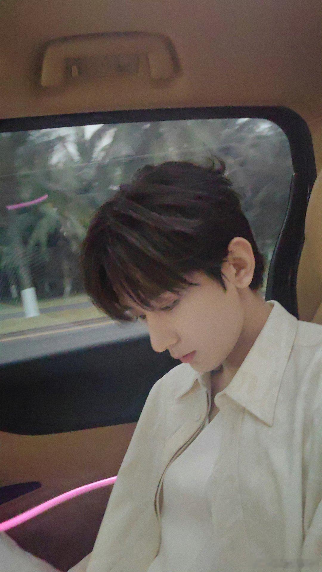 英雄志群演分享第一次拍戏见到成毅他一直都是一个顶顶好的人成毅