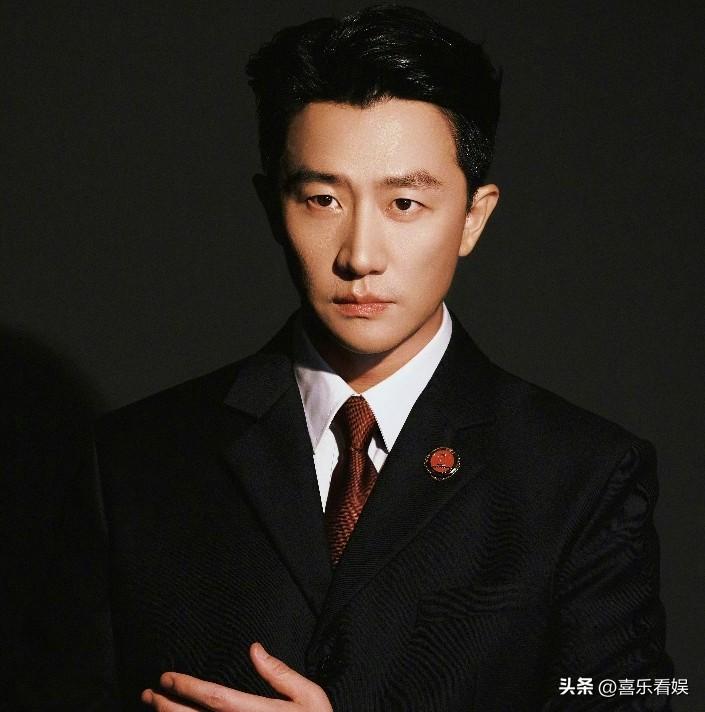 41岁黄轩，也太拼了吧？
 
6月15号，黄轩突然冲上了热搜，原因说起来挺实在的